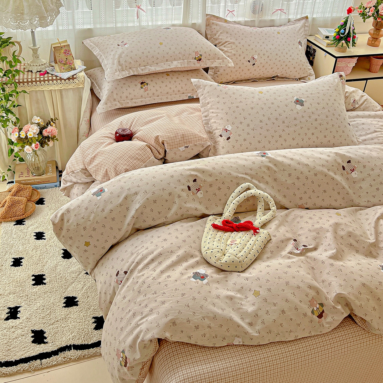 91家纺网 家纺一手货源 找家纺 依庭 2025春夏新款12868全棉纯棉印花卡通系列单被套 被套单件 莱迪熊-粉