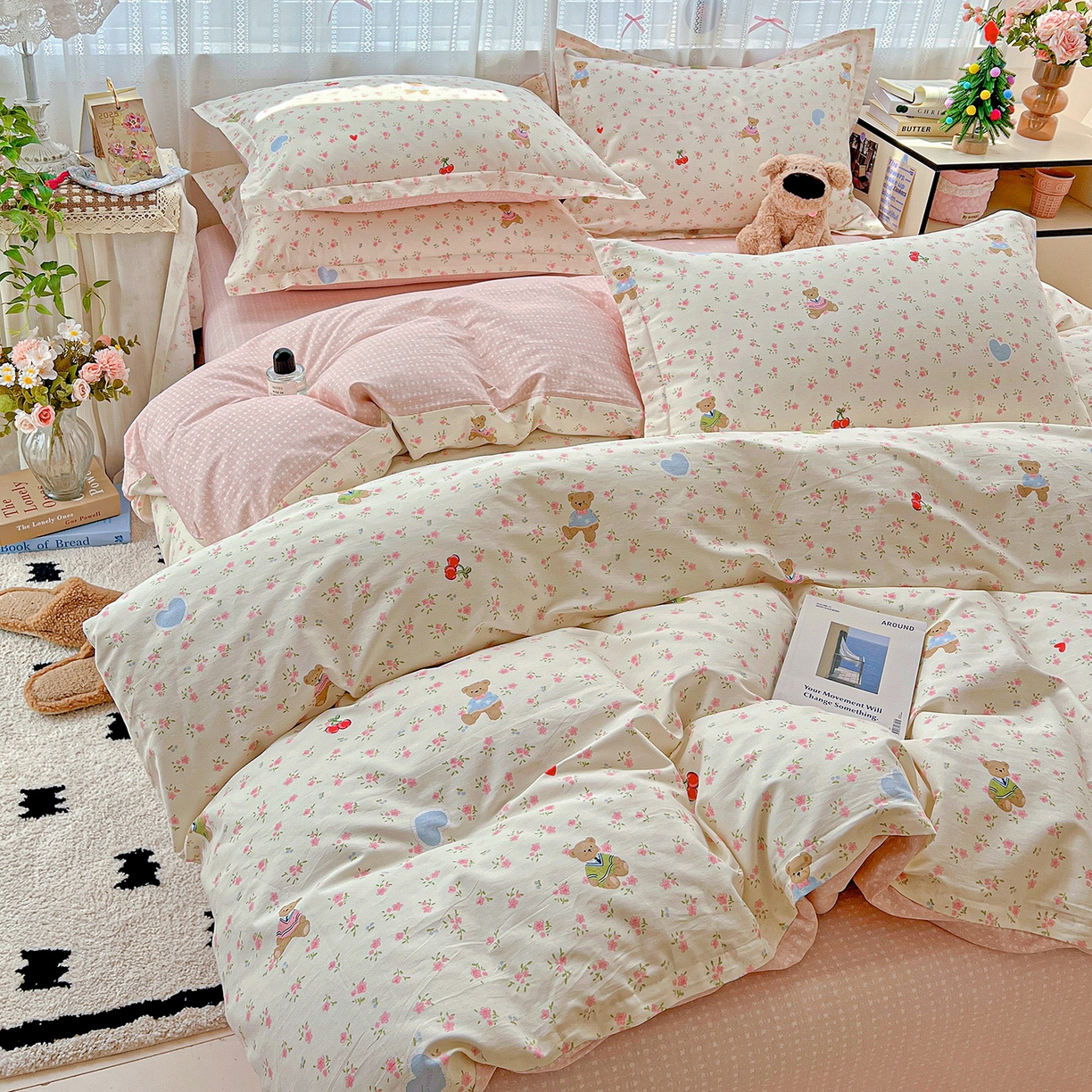 91家纺网 家纺一手货源 找家纺 依庭 2025春夏新款12868全棉纯棉印花卡通系列单被套 被套单件 小熊慕斯