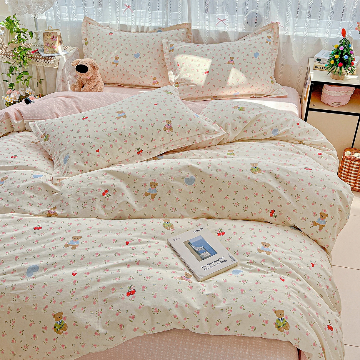 91家纺网 家纺一手货源 找家纺 依庭 2025春夏新款12868全棉纯棉印花卡通系列单被套 被套单件 小熊慕斯