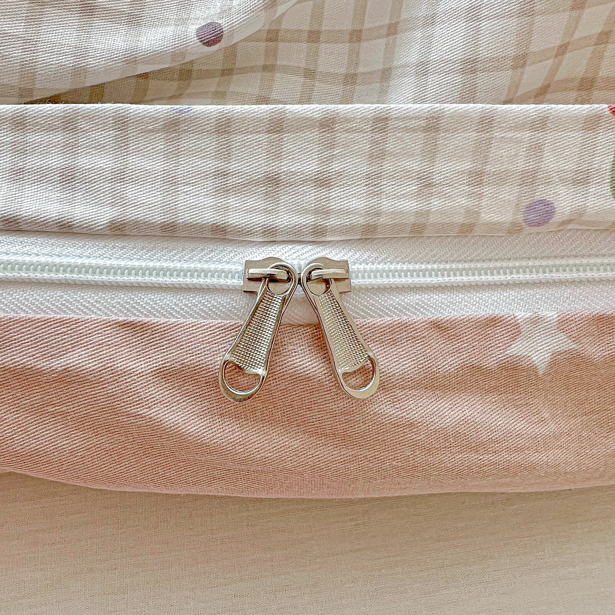 91家纺网 家纺一手货源 找家纺 依庭 2025春夏新款12868全棉纯棉印花卡通系列单被套 被套单件 小熊系铃