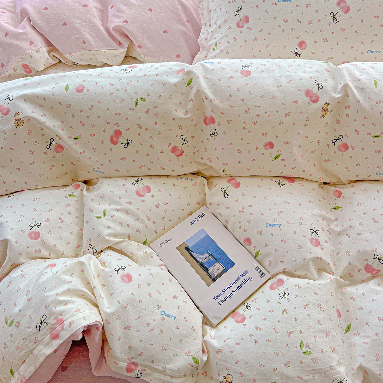 91家纺网 家纺一手货源 找家纺 依庭 2025春夏新款12868全棉纯棉印花卡通系列单被套 被套单件 樱桃甜宠