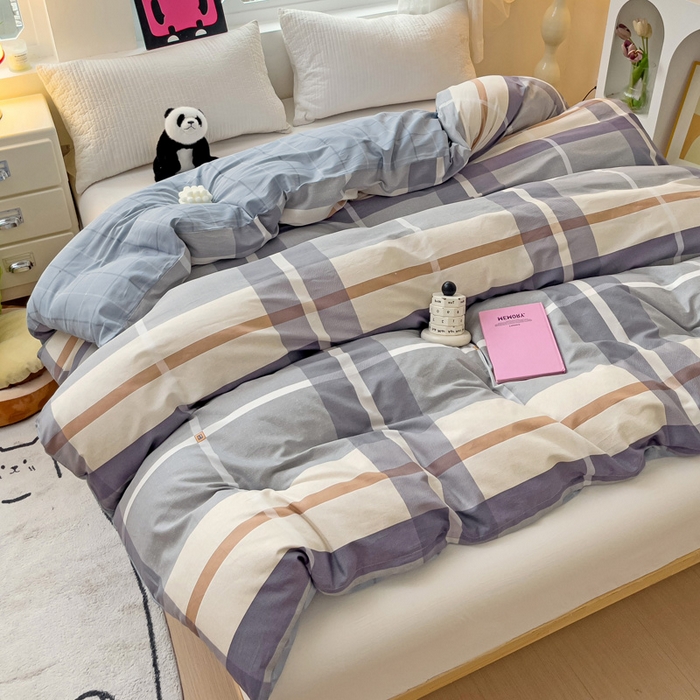 91家纺网 家纺一手货源 找家纺 依庭 2025春夏新款12868全棉纯棉印花卡通系列单被套 被套单件 小熊慕斯