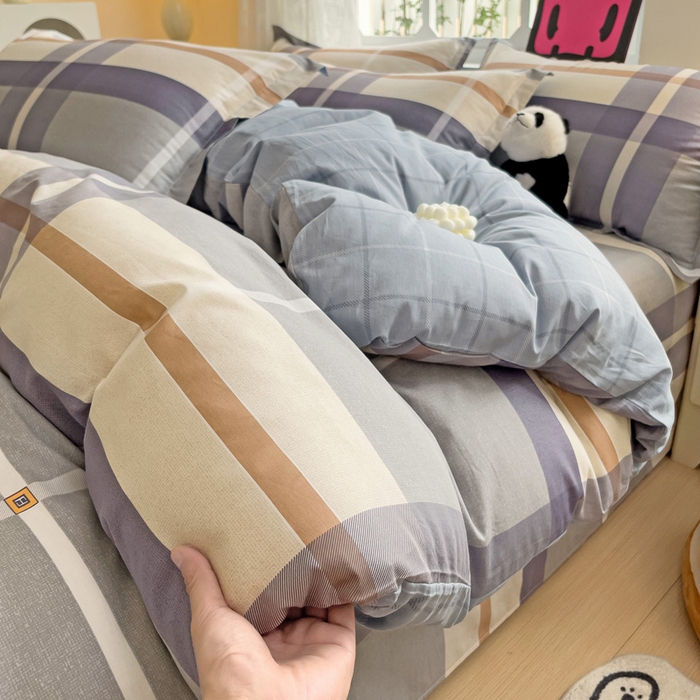 91家纺网 家纺一手货源 找家纺 依庭 2025春夏新款12868全棉纯棉印花卡通系列单被套 被套单件 小熊慕斯