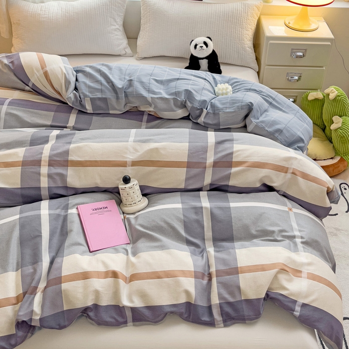 91家纺网 家纺一手货源 找家纺 依庭 2025春夏新款12868全棉纯棉印花卡通系列单被套 被套单件 小熊慕斯