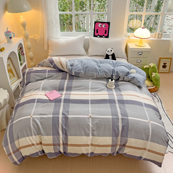 91家纺网 家纺一手货源 找家纺 依庭 2025春夏新款12868全棉纯棉印花卡通系列单被套 被套单件 小熊慕斯