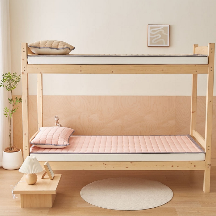 91家纺网 家纺一手货源 找家纺 暖季家纺 2025新款A类水洗棉学生絮叠床护垫 絮叠床护垫-粉