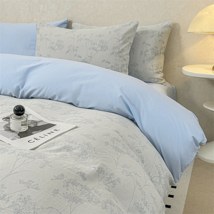 91家纺网 家纺一手货源 找家纺 灰鲸2025新款A类全棉三层纱色织提花系列四件套 初春-蓝