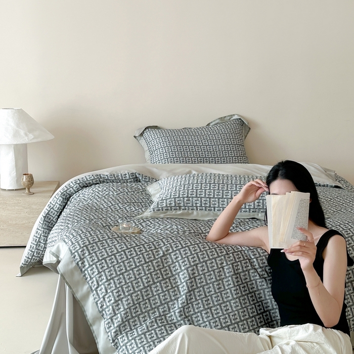 91家纺网 家纺一手货源 找家纺 赫帛 2025新款60s数码印花天丝棉四件套-字母F 字母F-绿色