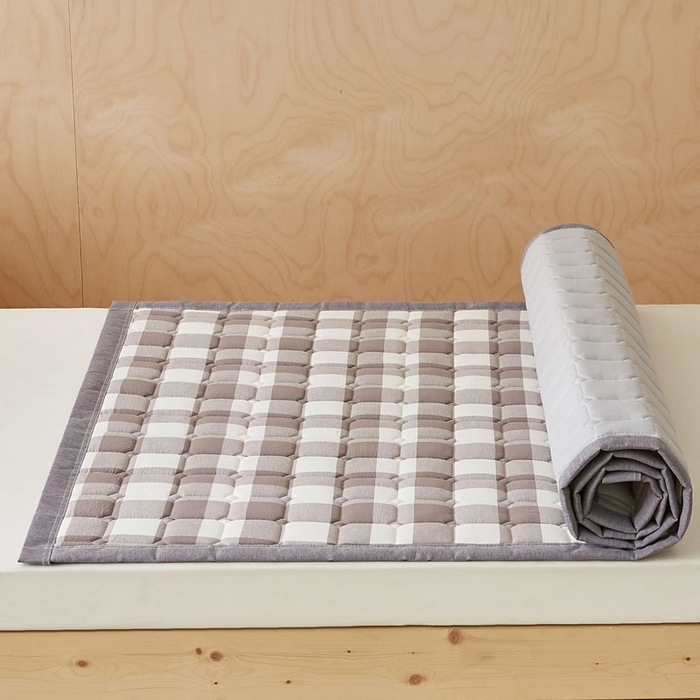 91家纺网 家纺一手货源 找家纺 暖季家纺 2025新款A类水洗棉学生絮叠床护垫 絮叠床护垫-灰中格