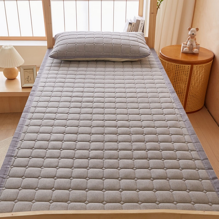 91家纺网 家纺一手货源 找家纺 暖季家纺 2025新款A类水洗棉学生絮叠床护垫 絮叠床护垫-灰