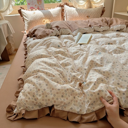 91家纺网 家纺一手货源 找家纺 （总）韩巢家纺 2025新款针织双层纱花边款被套直播热销款四件套学生宿舍床单三件套-（提供卖家秀）