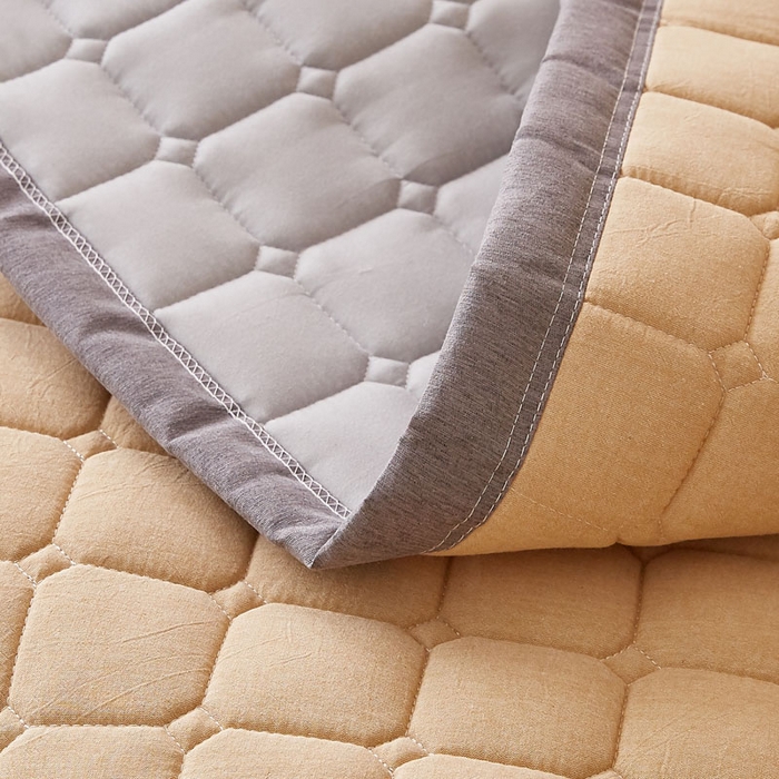 91家纺网 家纺一手货源 找家纺 暖季家纺 2025新款A类水洗棉学生絮叠床护垫 絮叠床护垫-卡其