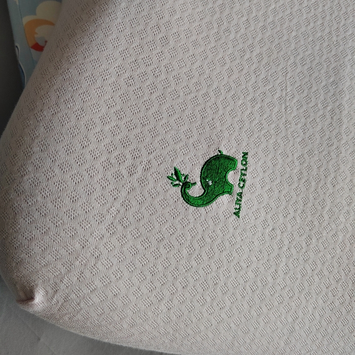 91家纺网 家纺一手货源 找家纺 （总）芯丝路枕业 2025新款异形学生护颈健康枕