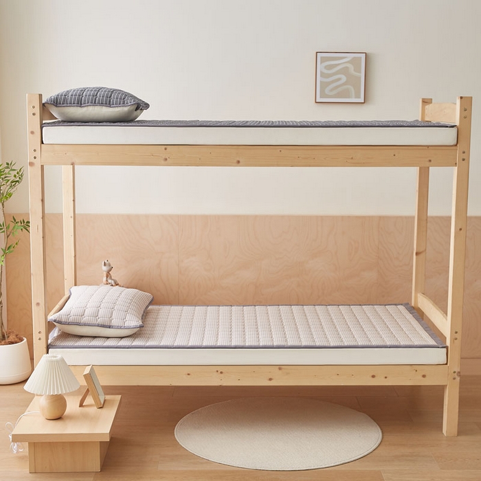 91家纺网 家纺一手货源 找家纺 暖季家纺 2025新款A类水洗棉学生絮叠床护垫 絮叠床护垫-咖细条