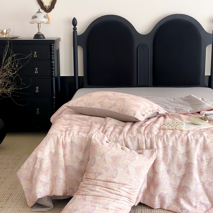 91家纺网 家纺一手货源 找家纺 （总）赫帛 2025新款60支全棉双层纱夏被-云岫霓裳