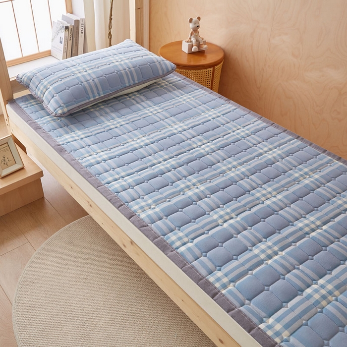 91家纺网 家纺一手货源 找家纺 暖季家纺 2025新款A类水洗棉学生絮叠床护垫 絮叠床护垫-海兰格