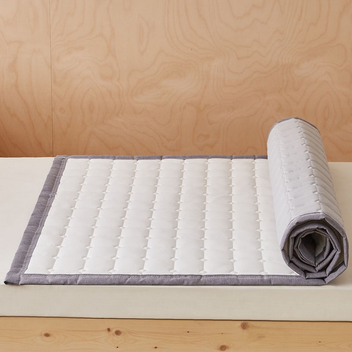 91家纺网 家纺一手货源 找家纺 暖季家纺 2025新款A类水洗棉学生絮叠床护垫 絮叠床护垫-月光白