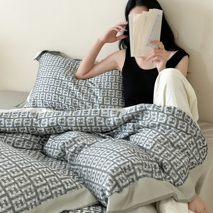 91家纺网 家纺一手货源 找家纺 赫帛 2025新款60s数码印花天丝棉四件套-字母F 字母F-绿色