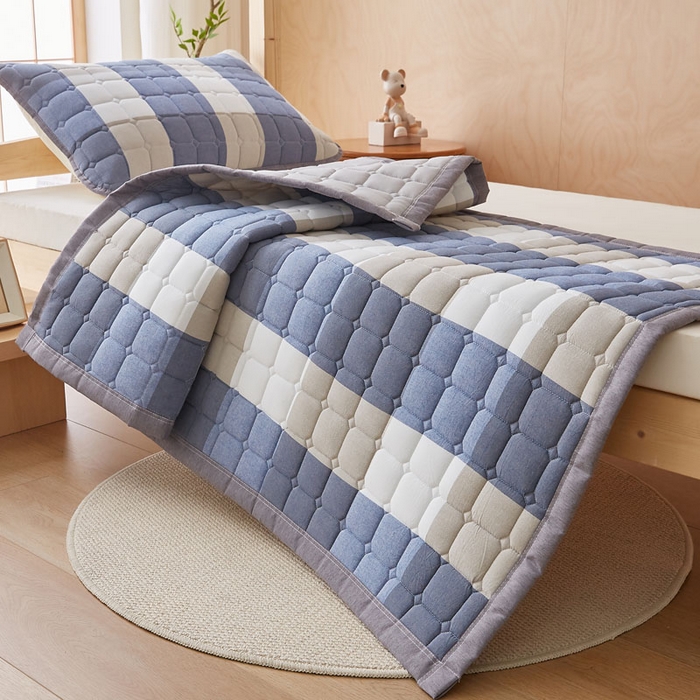 91家纺网 家纺一手货源 找家纺 暖季家纺 2025新款A类水洗棉学生絮叠床护垫 絮叠床护垫-蓝大格