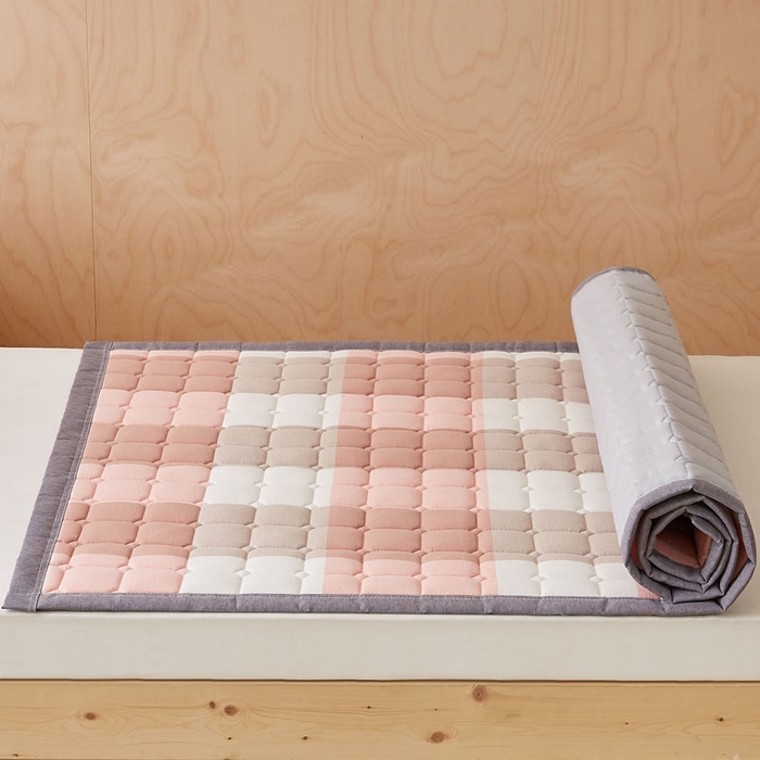 91家纺网 家纺一手货源 找家纺 暖季家纺 2025新款A类水洗棉学生絮叠床护垫 絮叠床护垫-粉大格