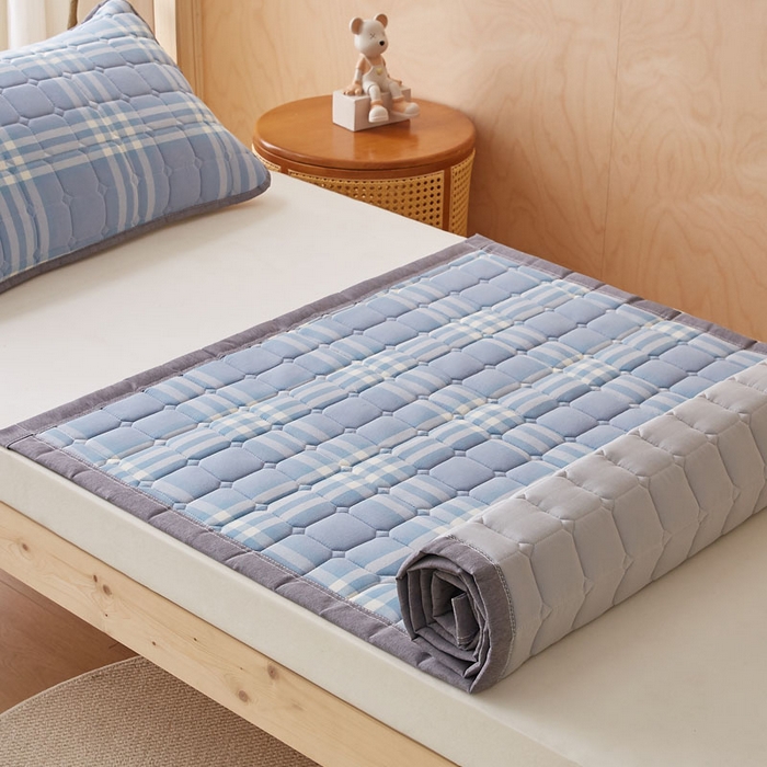 91家纺网 家纺一手货源 找家纺 暖季家纺 2025新款A类水洗棉学生絮叠床护垫 絮叠床护垫-海兰格