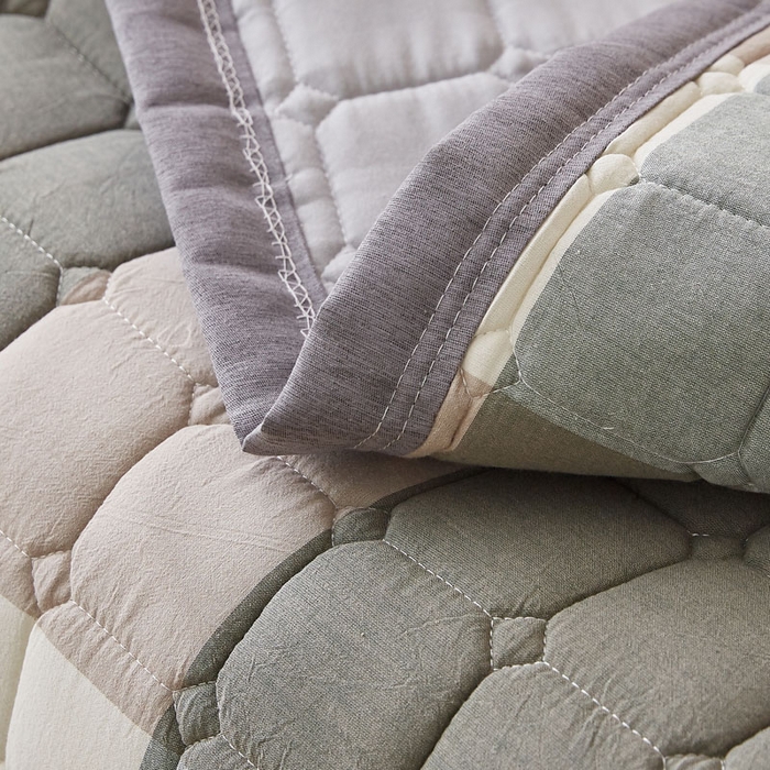 91家纺网 家纺一手货源 找家纺 暖季家纺 2025新款A类水洗棉学生絮叠床护垫 絮叠床护垫-绿大格