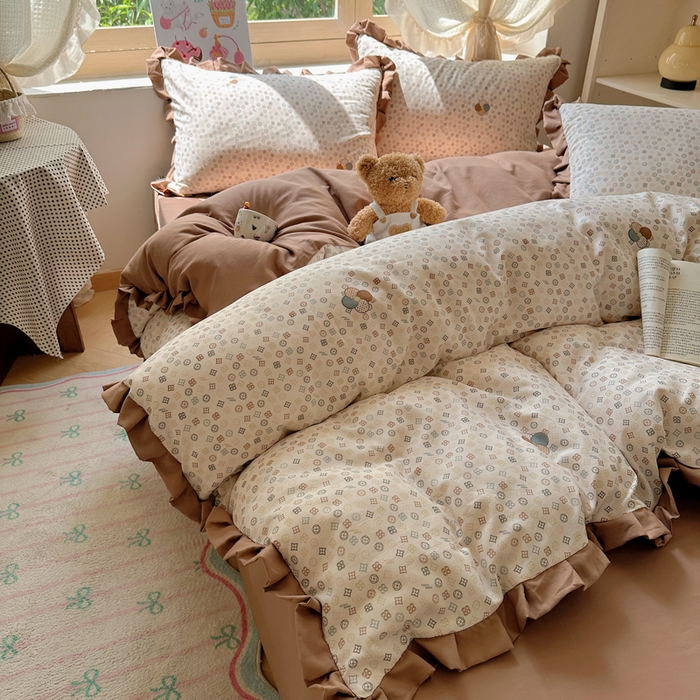 91家纺网 家纺一手货源 找家纺 韩巢家纺 2025新款针织双层纱花边款被套直播热销款四件套学生宿舍床单三件套-（提供卖家秀）四叶草