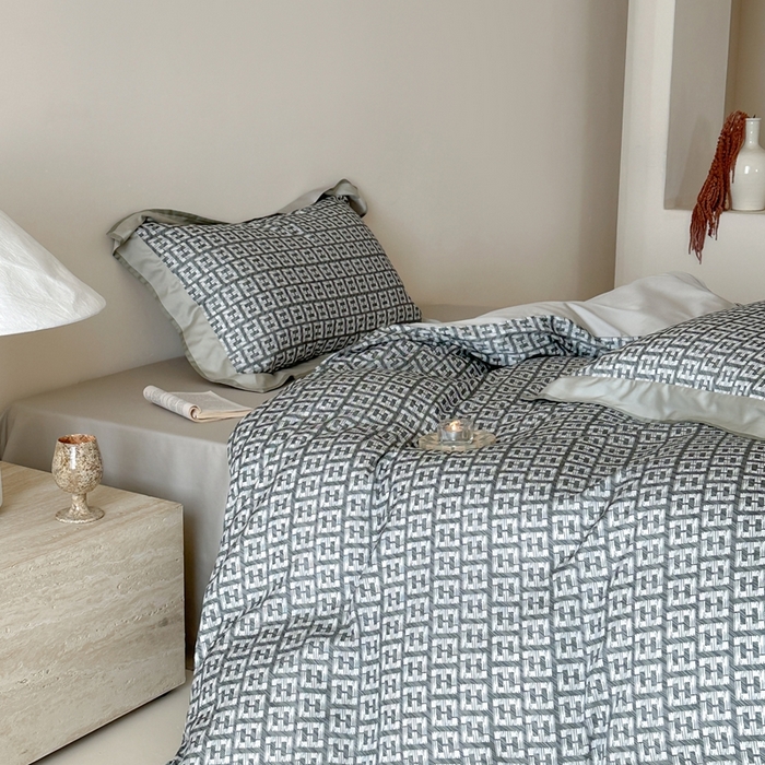 91家纺网 家纺一手货源 找家纺 （总）赫帛 2025新款60s数码印花天丝棉四件套-字母F