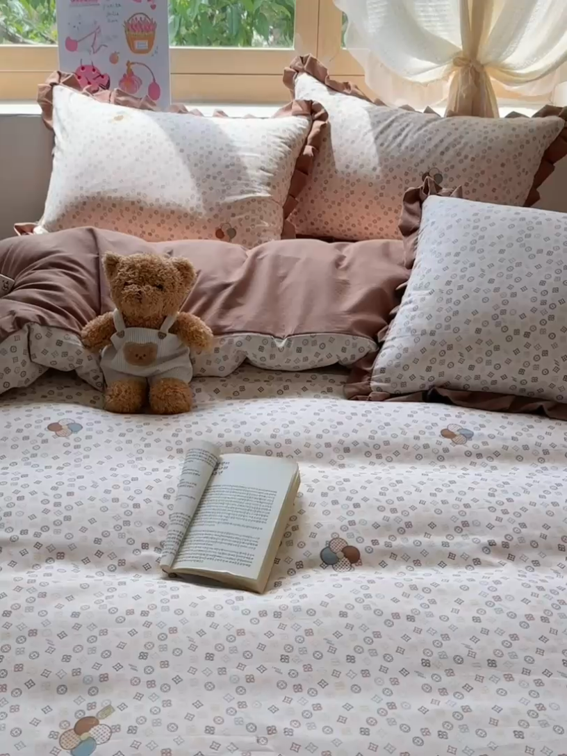 91家纺网 家纺一手货源 找家纺 韩巢家纺 2025新款针织双层纱花边款被套直播热销款四件套学生宿舍床单三件套-（提供卖家秀）四叶草