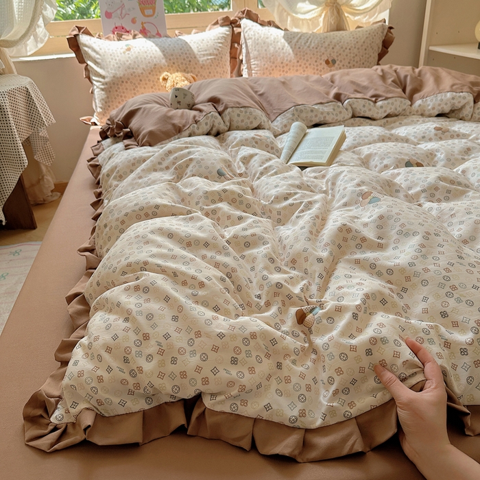 91家纺网 家纺一手货源 找家纺 韩巢家纺 2025新款针织双层纱花边款被套直播热销款四件套学生宿舍床单三件套-（提供卖家秀）四叶草