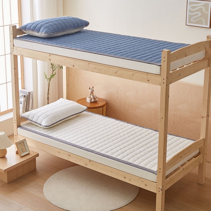 91家纺网 家纺一手货源 找家纺 暖季家纺 2025新款A类水洗棉学生絮叠床护垫 絮叠床护垫-月光白