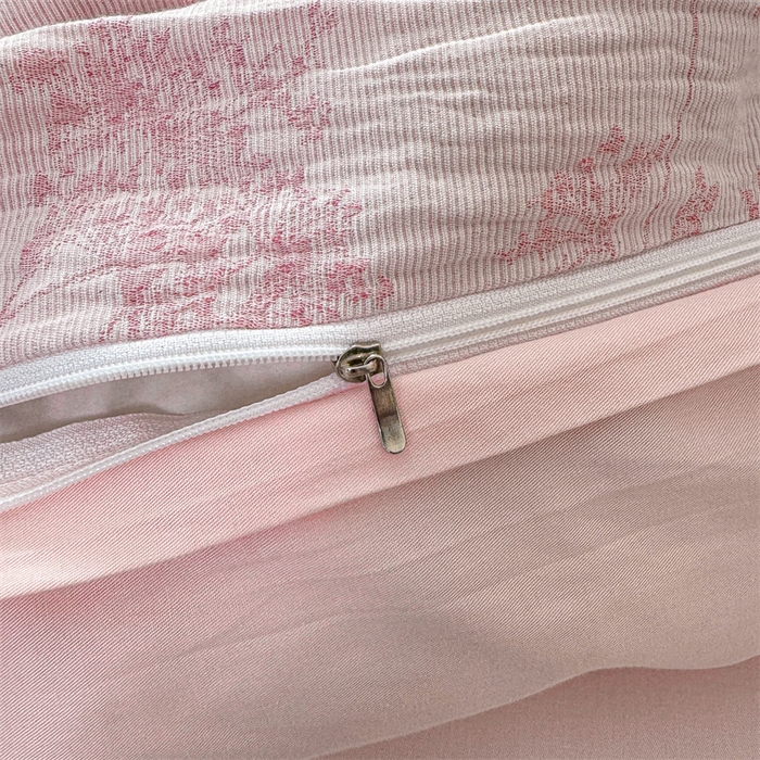 91家纺网 家纺一手货源 找家纺 灰鲸2025新款A类全棉三层纱色织提花系列四件套 初春-粉