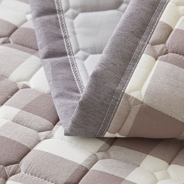 91家纺网 家纺一手货源 找家纺 暖季家纺 2025新款A类水洗棉学生絮叠床护垫 絮叠床护垫-灰中格