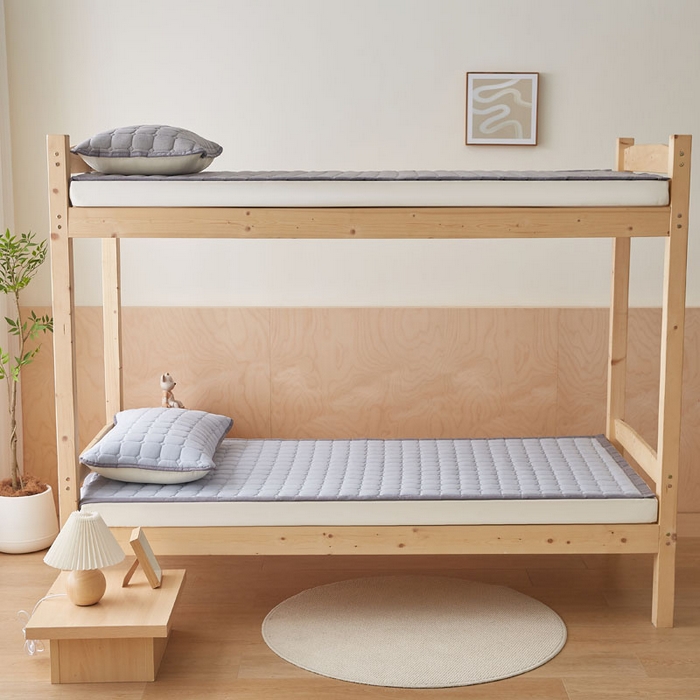 91家纺网 家纺一手货源 找家纺 暖季家纺 2025新款A类水洗棉学生絮叠床护垫 絮叠床护垫-浅灰