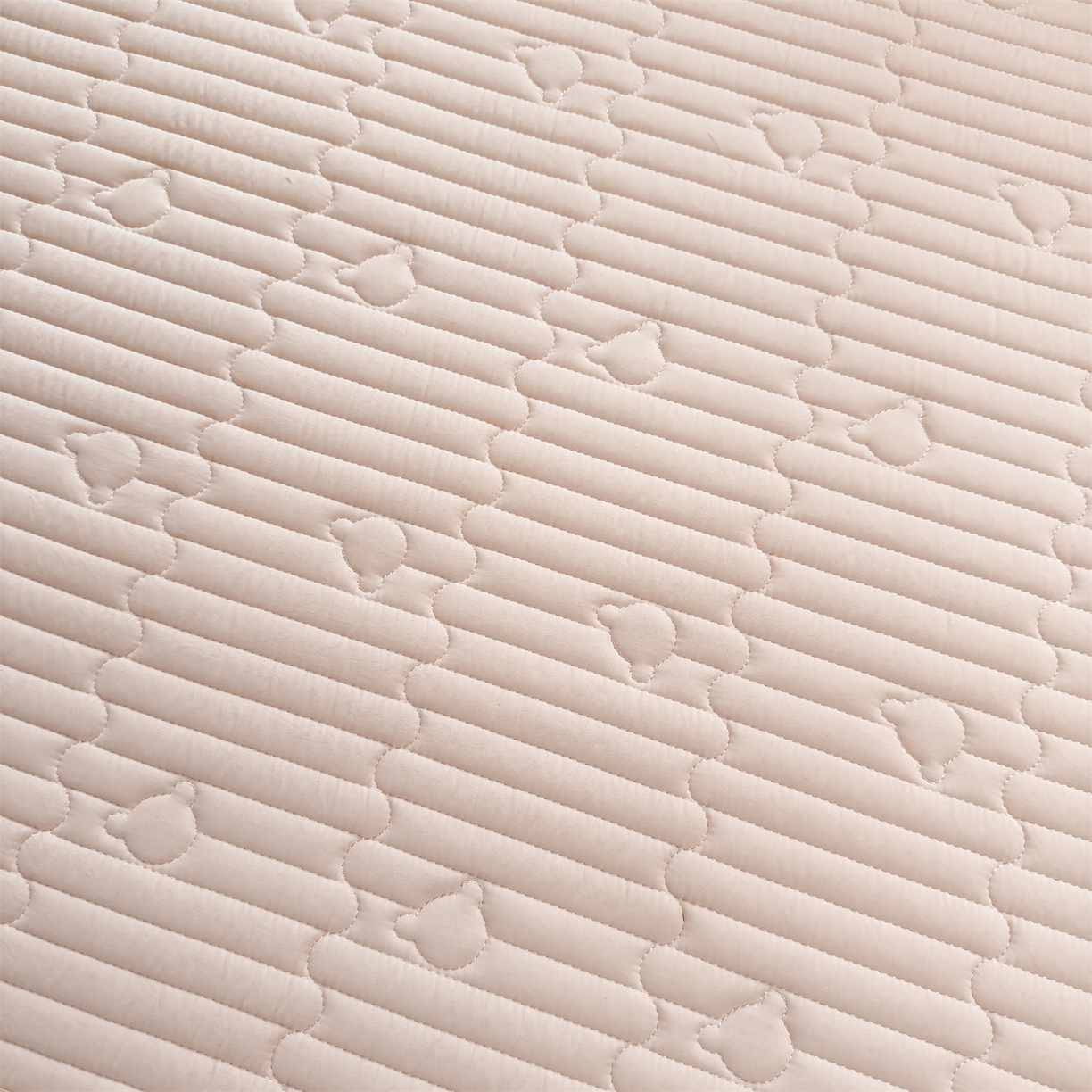 91家纺网 家纺一手货源 找家纺 雯豆家纺 2025新款学生宿舍夹棉床褥薄垫子上下铺床单人床护垫 爱心熊-床褥款密合粉