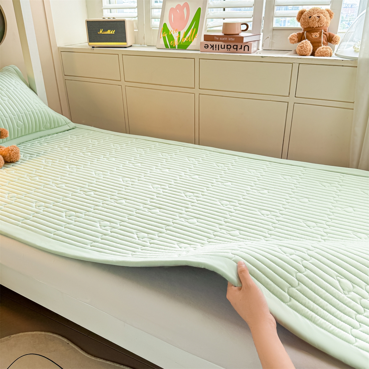 91家纺网 家纺一手货源 找家纺 雯豆家纺 2025新款学生宿舍夹棉床褥薄垫子上下铺床单人床护垫 爱心熊-床褥款清雅绿