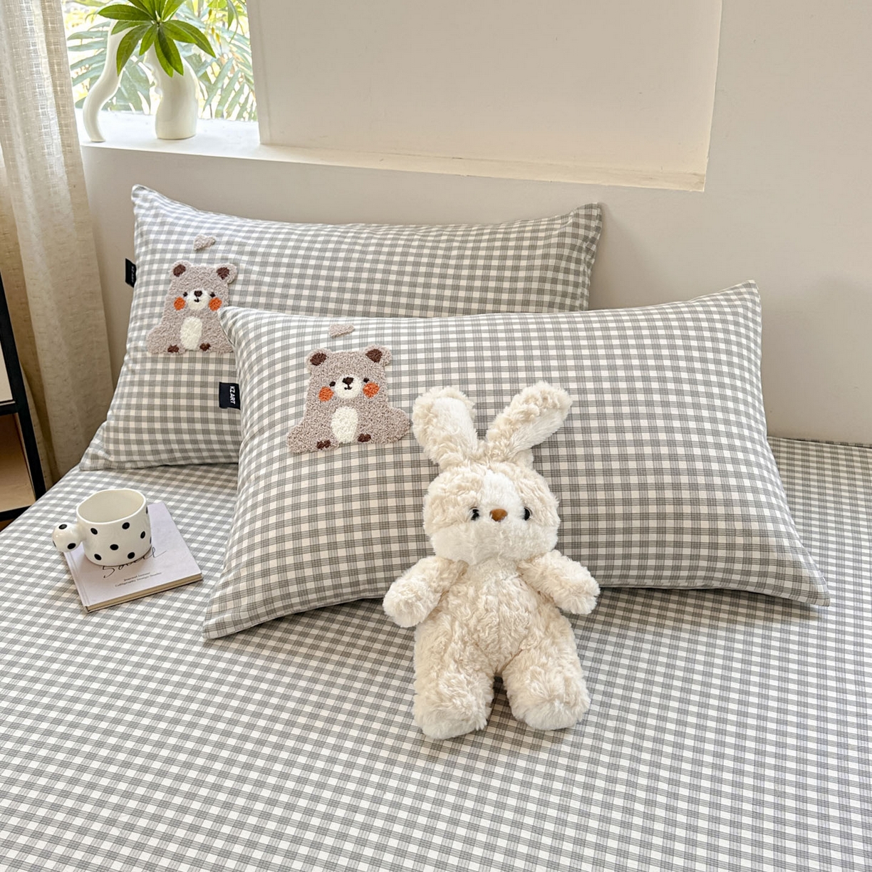 91家纺网 家纺一手货源 找家纺 乐美家纺 2025秋冬新款全棉色织水洗棉床笠三件套系列 熊嘟嘟