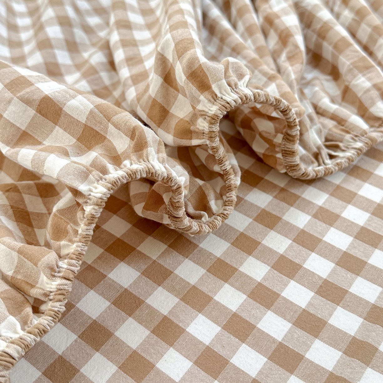 91家纺网 家纺一手货源 找家纺 乐美家纺 2025秋冬新款全棉色织水洗棉床笠三件套系列 小棕熊