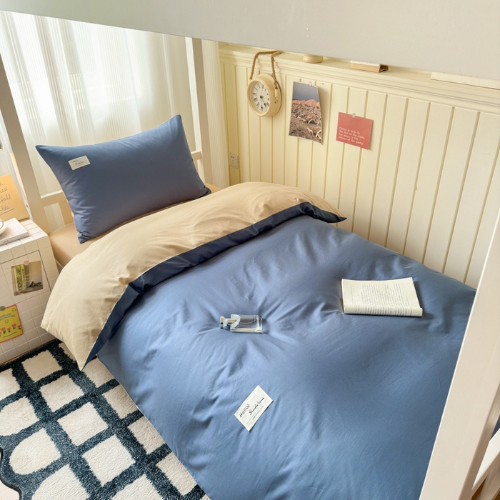 91家纺网 家纺一手货源 找家纺 曼之夏 2025新款全棉拼色纯色宿舍学生三件套 兰灰+浅驼