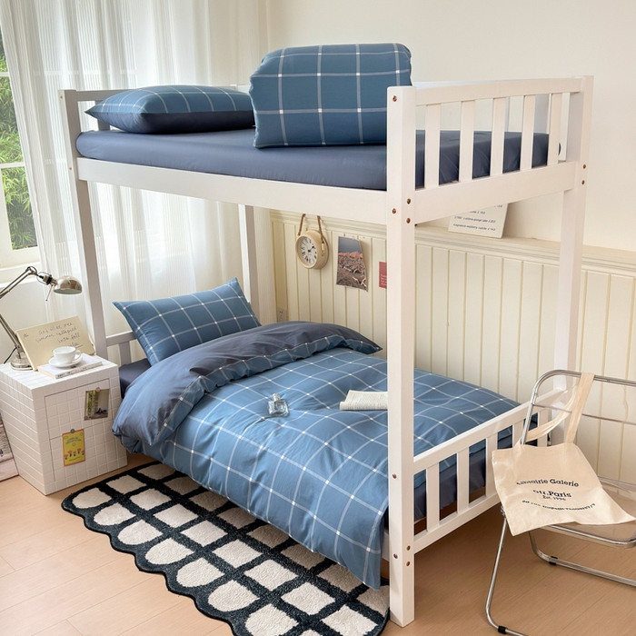 91家纺网 家纺一手货源 找家纺 曼之夏 2025新款全棉拼色纯色宿舍学生三件套 蓝格