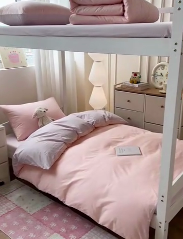 91家纺网 家纺一手货源 找家纺 泽西家纺 2025新款A类加密全棉40支13376简约风宿舍双拼纯色纯棉学生三件套 樱花粉+紫