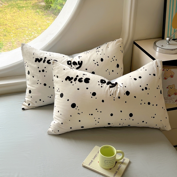 91家纺网 家纺一手货源 找家纺 百寐 2025新款亲肤柔软水洗棉卡通可爱学生季宿舍床三四件套非全棉毛巾绣 斑点狗狗