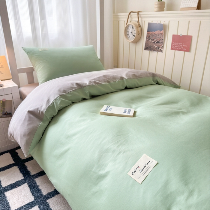 91家纺网 家纺一手货源 找家纺 曼之夏 2025新款全棉拼色纯色宿舍学生三件套 浅绿+米灰