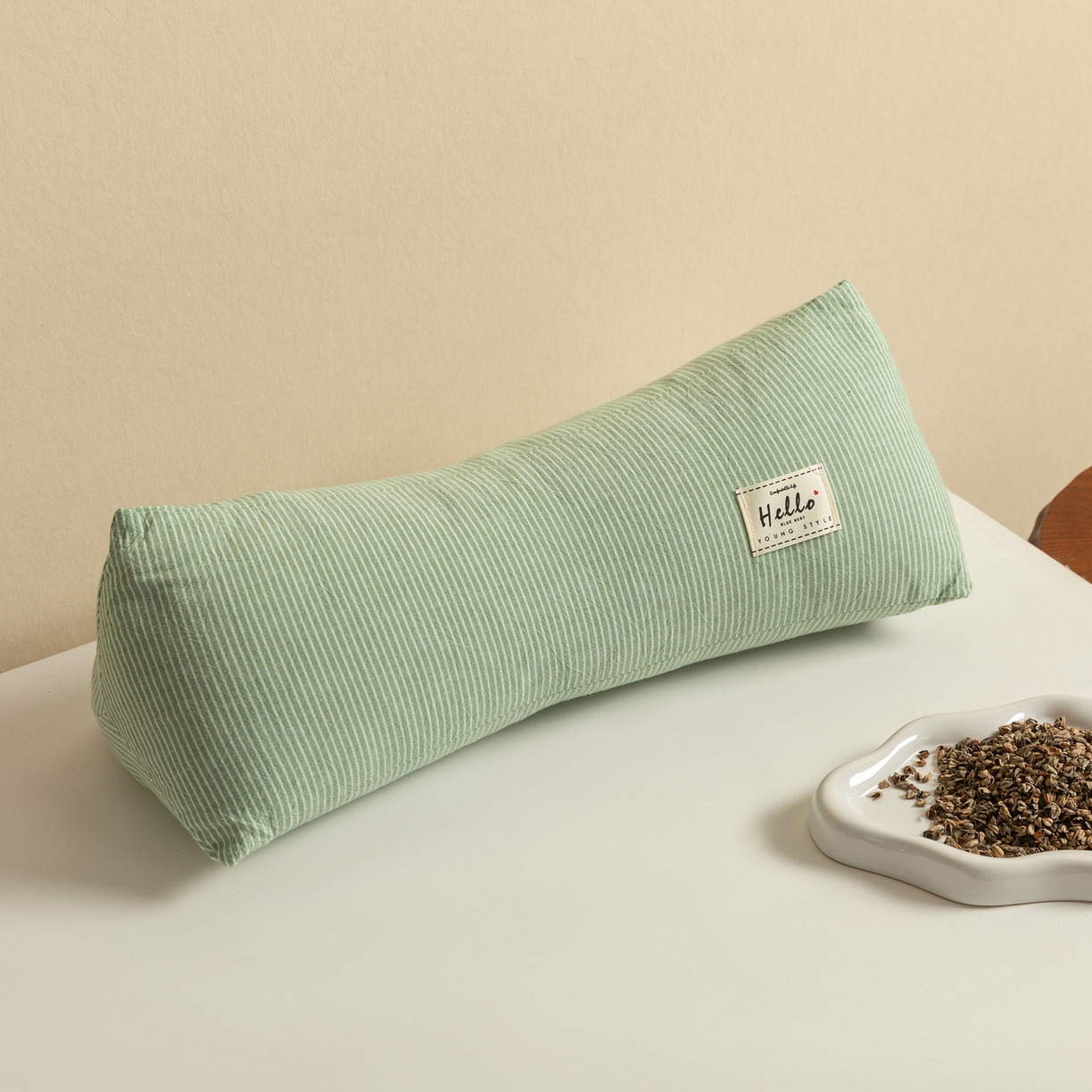 91家纺网 家纺一手货源 找家纺 芯奇想 2025新款全棉三角荞麦枕枕头枕芯 KT全棉三角荞麦枕绿条纹