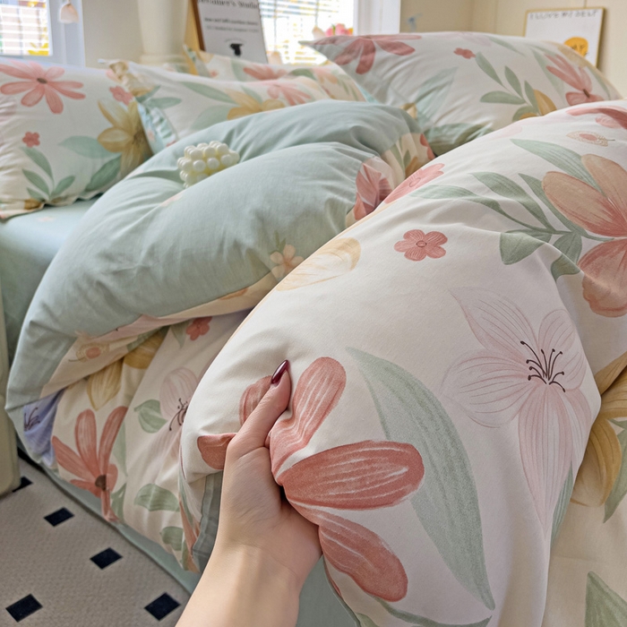 91家纺网 家纺一手货源 找家纺 依庭 2025春夏新款12868全棉纯棉印花卡通系列单被套 被套单件 糖果影院