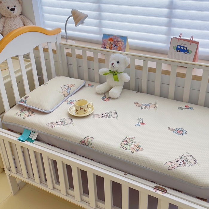 91家纺网 家纺一手货源 找家纺 （总）小叮当家纺仓储工厂店 （提供买家秀 爆款花型 不断货）2025新款冰豆豆儿童卡通凉席床笠