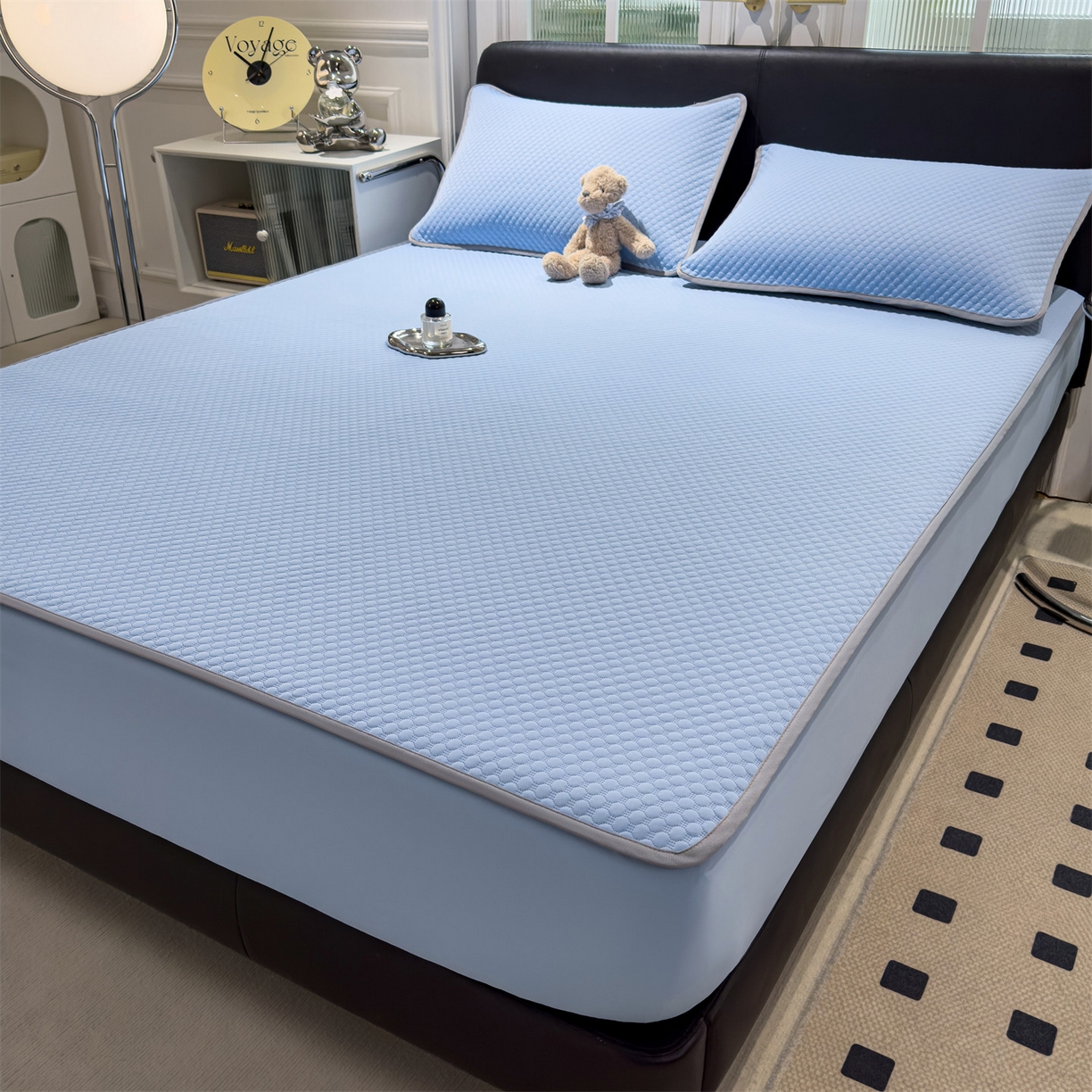 91家纺网 家纺一手货源 找家纺 乐家欣 2025新款A类5A抗菌级针织豆豆床笠系列 豆豆床笠-宾利蓝