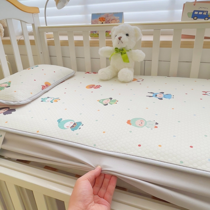 91家纺网 家纺一手货源 找家纺 小叮当家纺仓储工厂店 （提供买家秀 爆款花型 不断货）2025新款冰豆豆儿童卡通凉席床笠 波点小熊