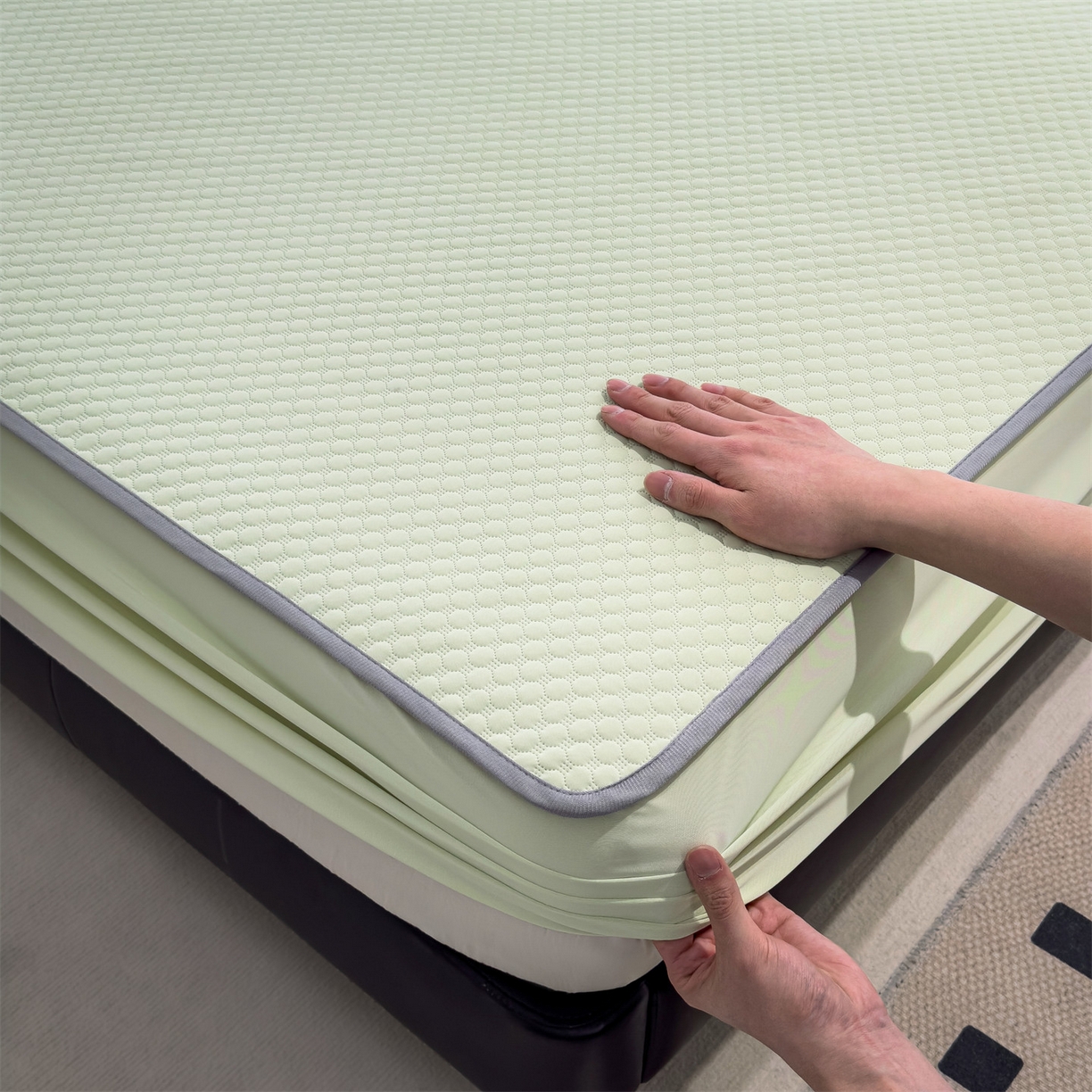 91家纺网 家纺一手货源 找家纺 乐家欣 2025新款A类5A抗菌级针织豆豆床笠系列 豆豆床笠-嫩绿