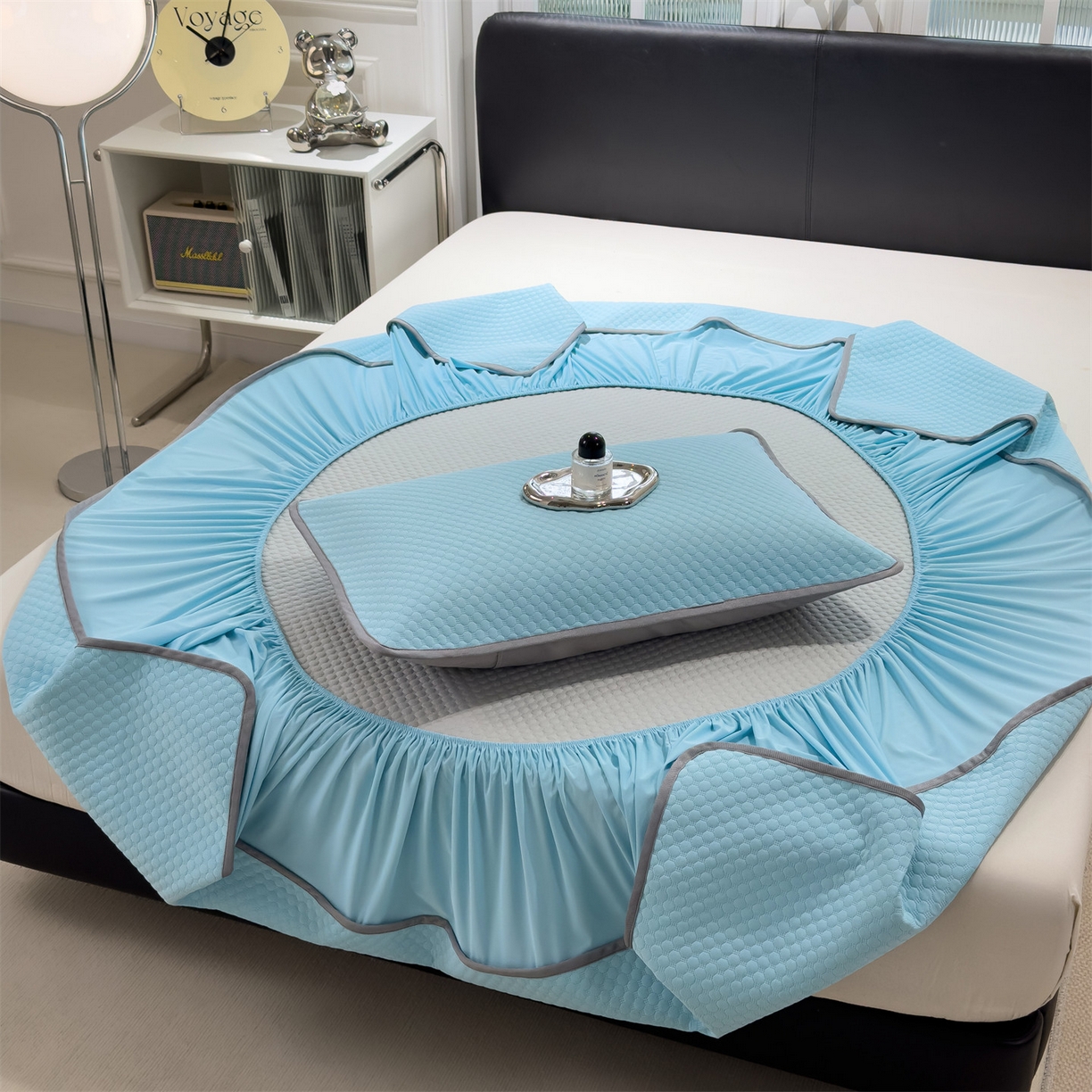 91家纺网 家纺一手货源 找家纺 乐家欣 2025新款A类5A抗菌级针织豆豆床笠系列 豆豆床笠-清水蓝